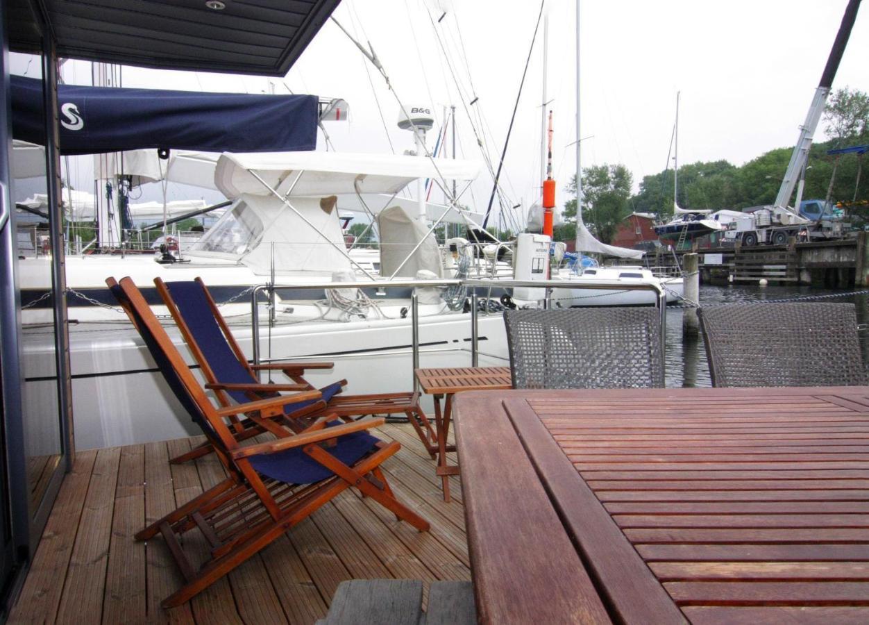Hausboot Lina In Flensburg Exterior foto